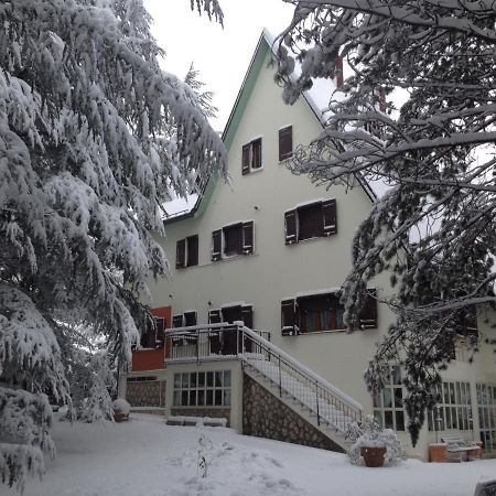 B&B Gli Scoiattoli Rocca di Mezzo Eksteriør billede