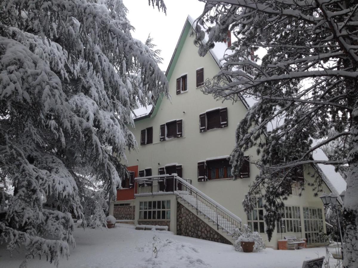 B&B Gli Scoiattoli Rocca di Mezzo Eksteriør billede
